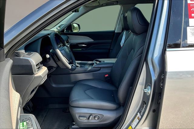 New 2025 Toyota Grand Highlander AWD image 8