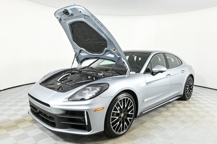 New 2025 Porsche Panamera 4 image 32