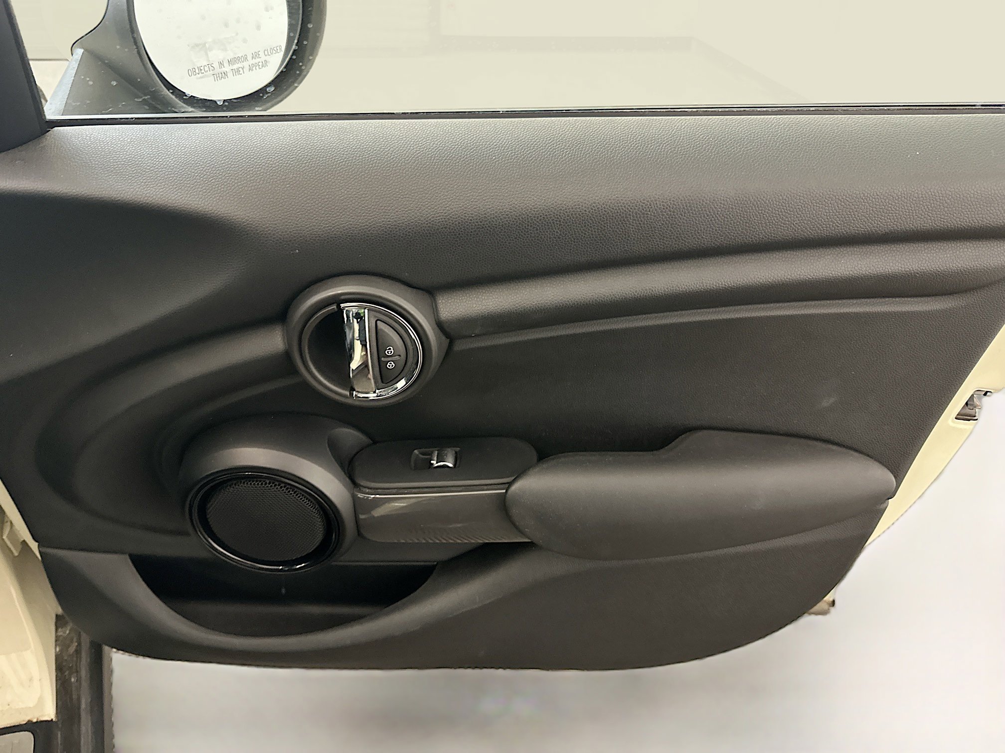 Used 2018 MINI Cooper 4-Door Hardtop image 32