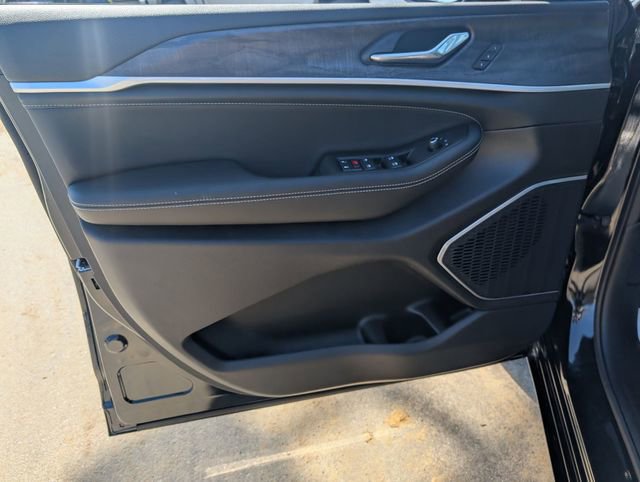 New 2026 Jeep Grand Cherokee Limited AWD/4WD image 9