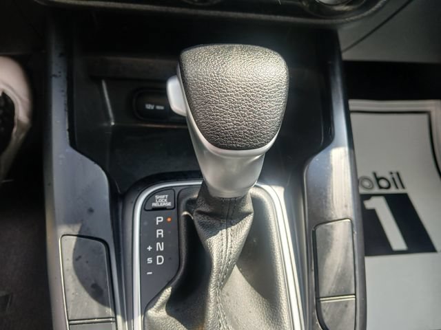 Certified 2025 Kia Soul LX w/ LX Technology Package FWD image 16