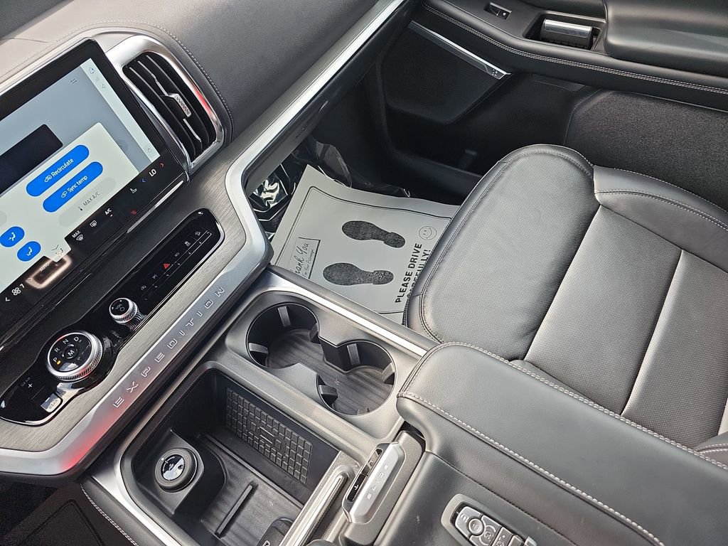 Used 2025 Ford Expedition Max Platinum image 30