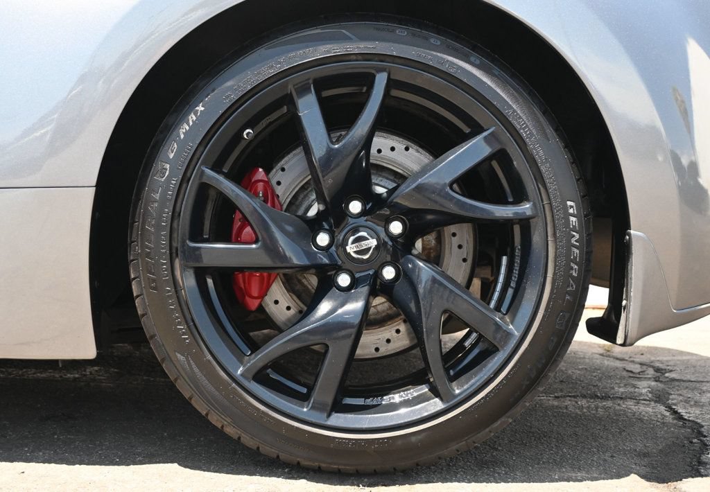 Used 2014 Nissan 370Z Touring w/ Sport Package RWD image 10