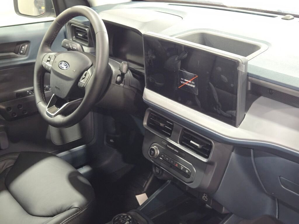 New 2025 Ford Maverick XLT w/ XLT Luxury Package image 8