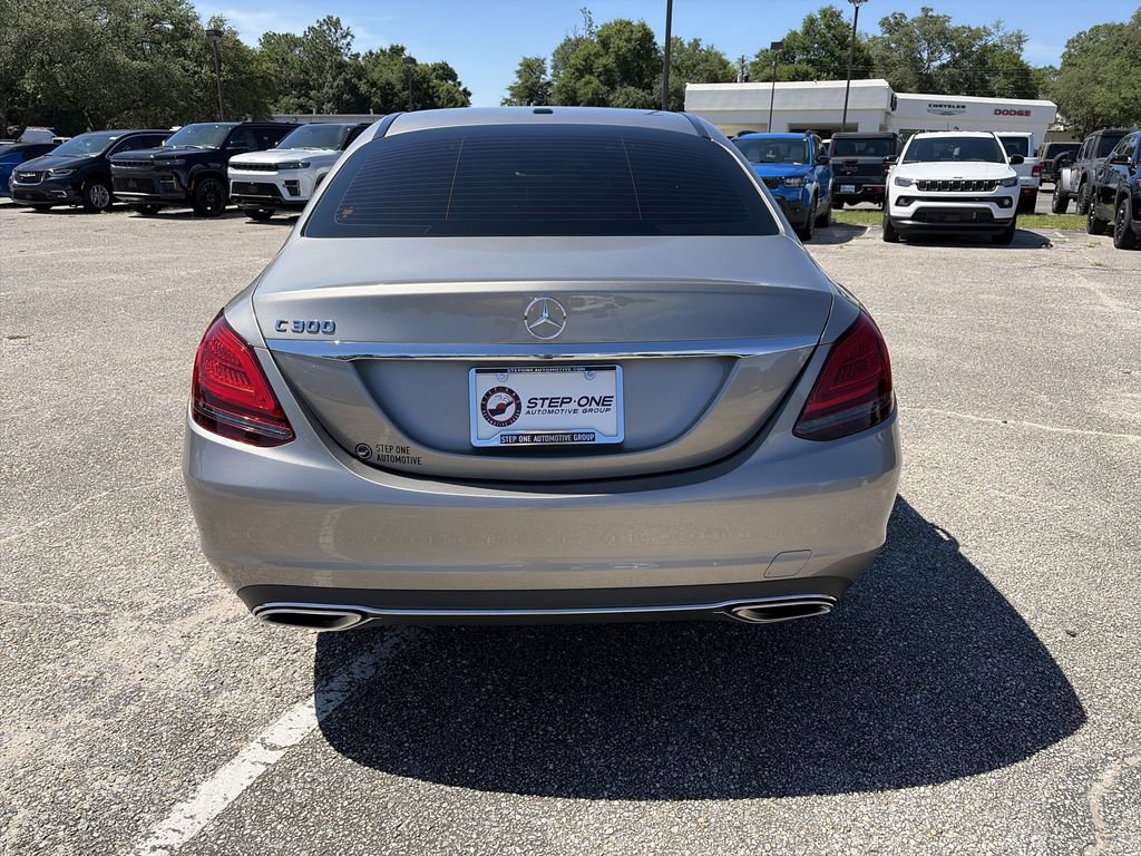 Used 2021 Mercedes-Benz C 300 Sedan image 5