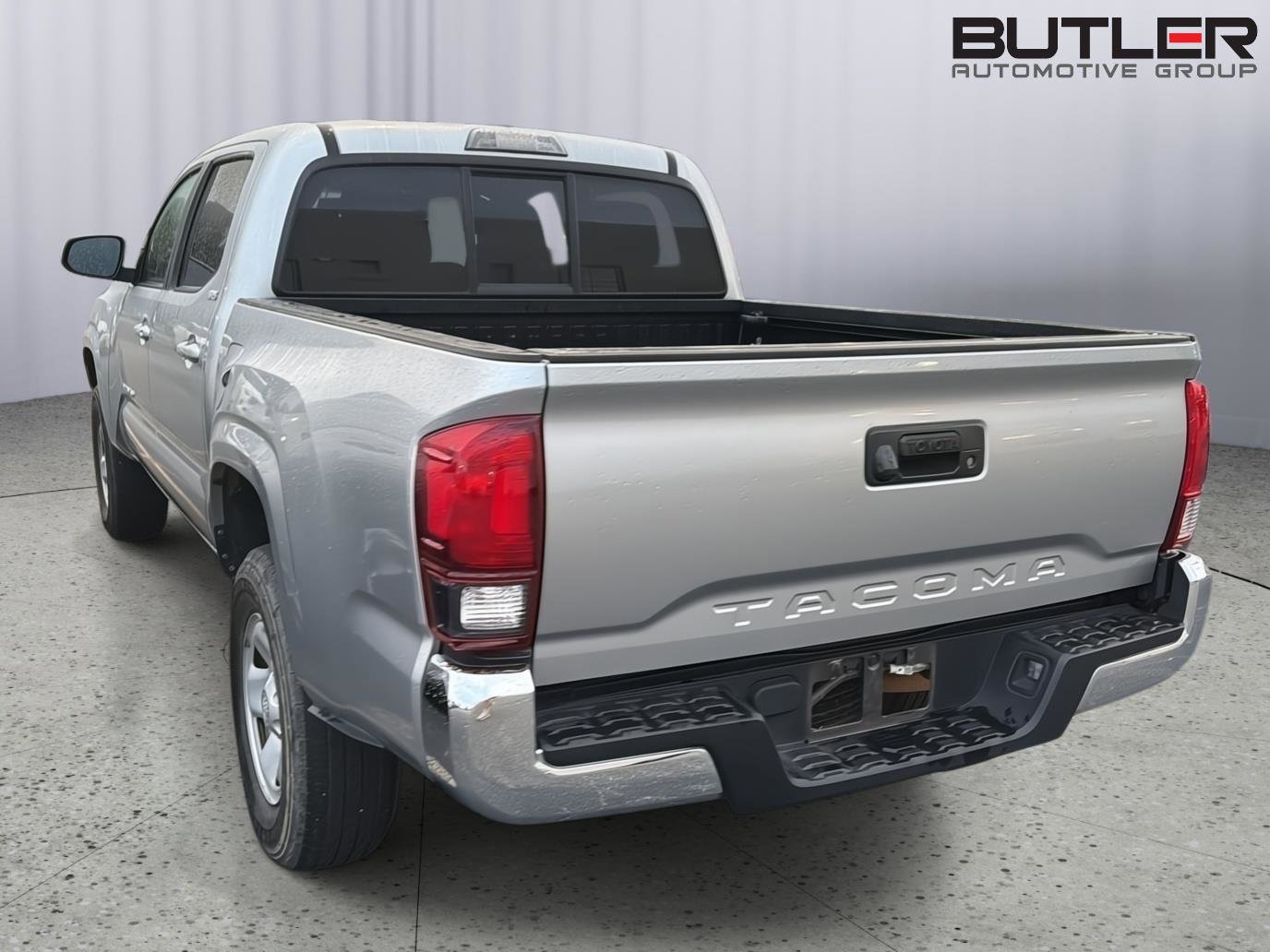 Used 2023 Toyota Tacoma SR5 RWD image 10