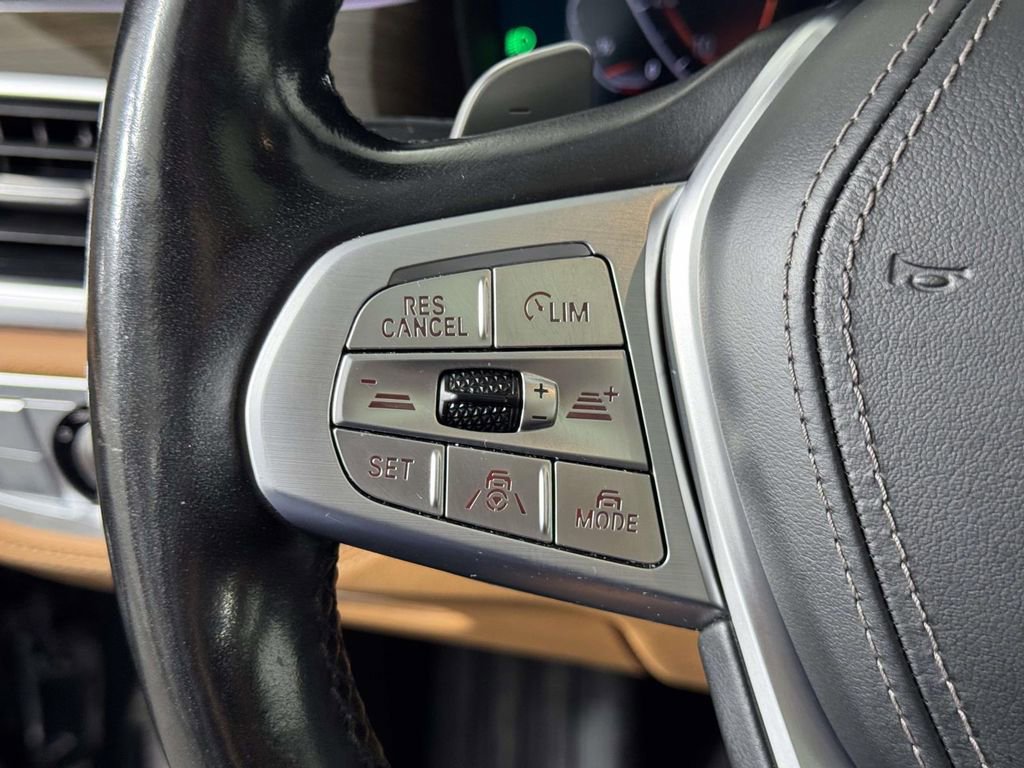 Used 2022 BMW 750i xDrive AWD/4WD image 22
