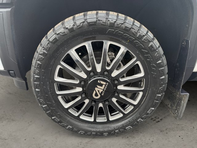 Used 2024 GMC Sierra 3500 Denali w/ Denali Reserve Package AWD/4WD image 10