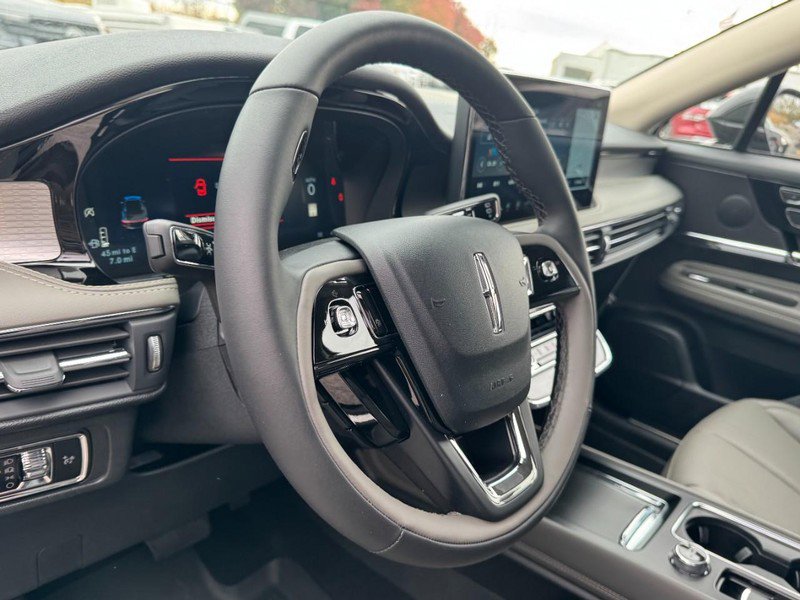 New 2026 Lincoln Corsair Premiere FWD image 15