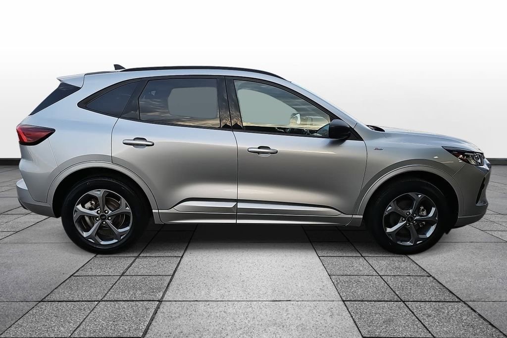 Used 2024 Ford Escape ST-Line image 4