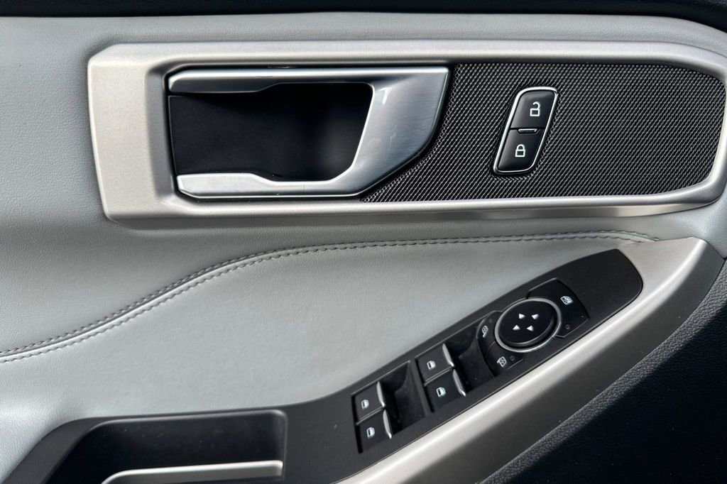 Certified 2023 Ford Explorer XLT w/ Equipment Group 202A image 13