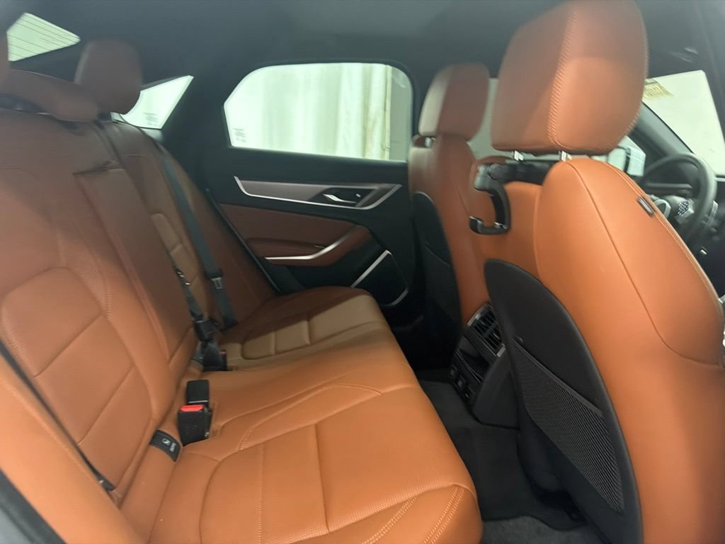 Used 2024 Jaguar XF R-Dynamic SE RWD image 28