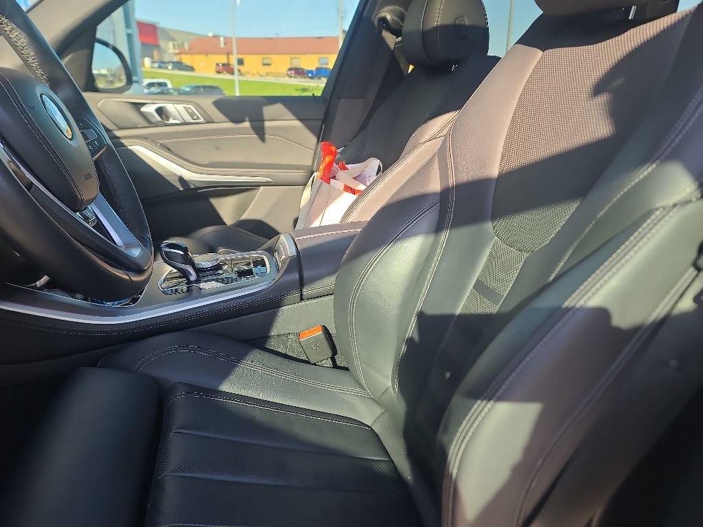 Used 2022 BMW X5 xDrive40i AWD/4WD image 8