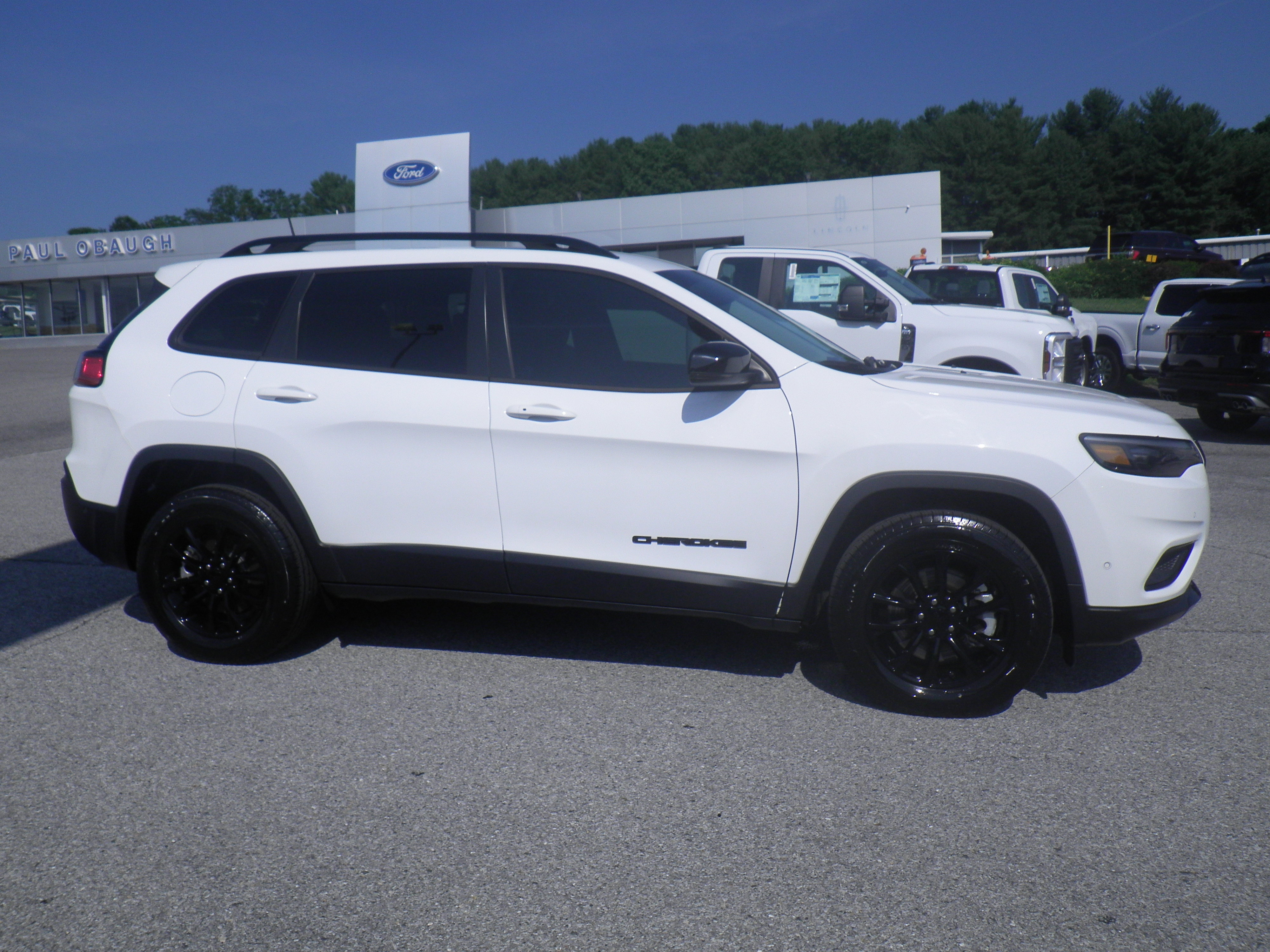 Used 2023 Jeep Cherokee Altitude Lux image 8
