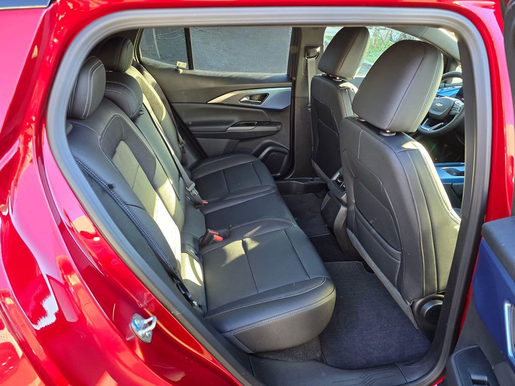 New 2026 Chevrolet Equinox EV LT image 12