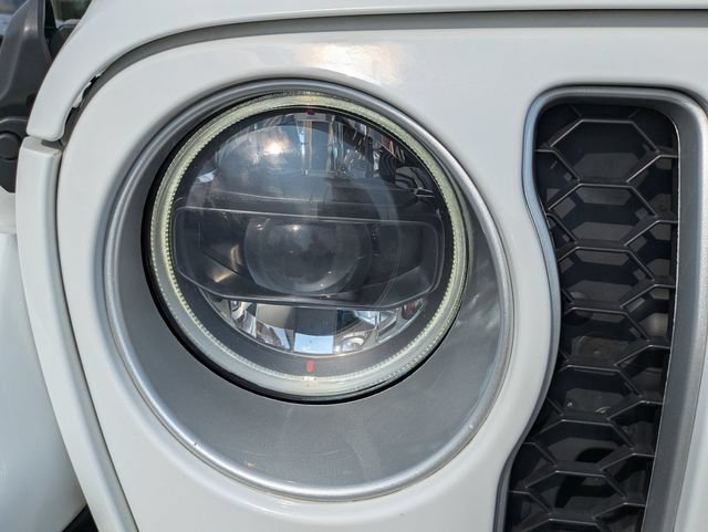 Used 2023 Jeep Wrangler Unlimited Sahara AWD/4WD image 10