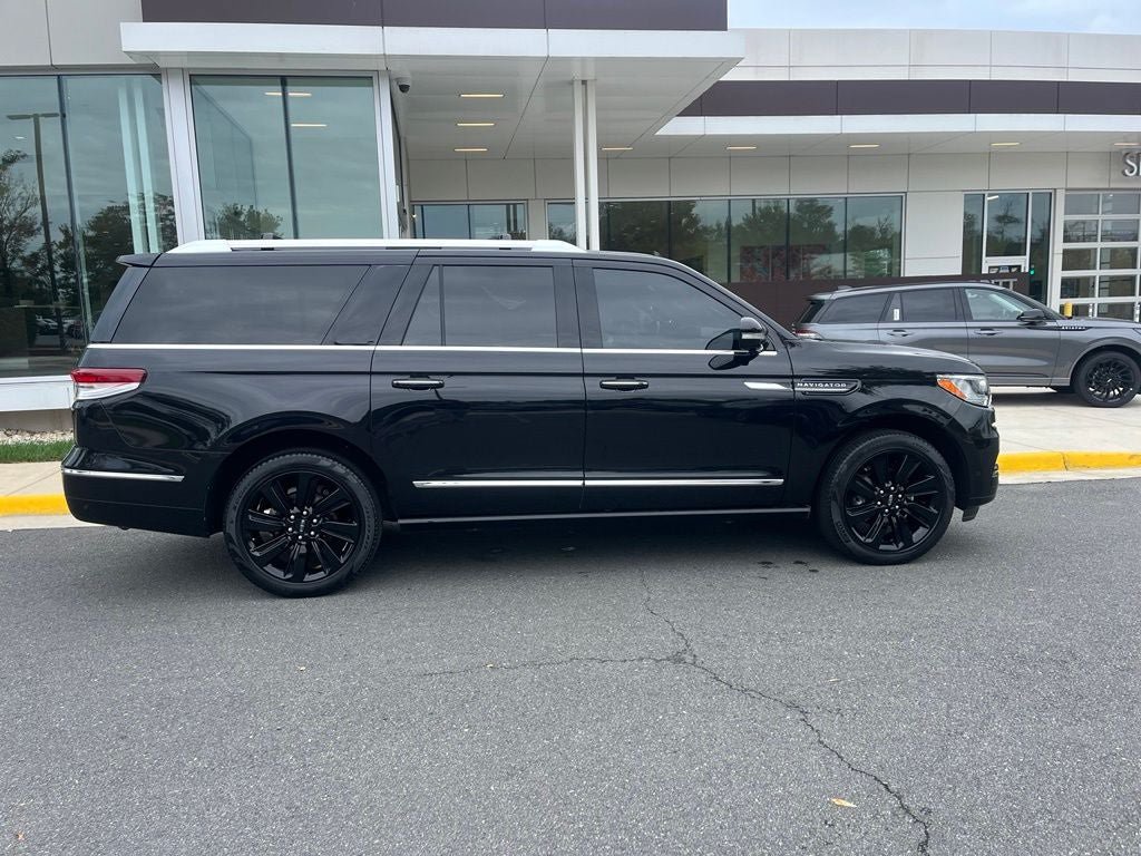 Certified 2024 Lincoln Navigator L Reserve AWD/4WD image 10
