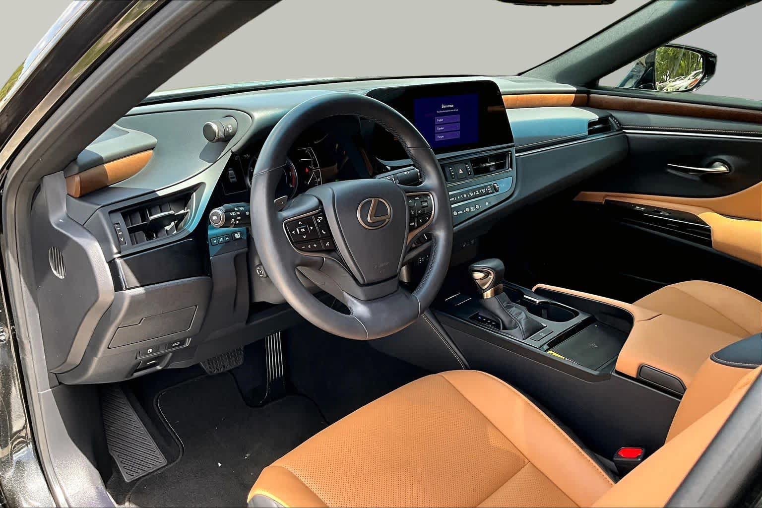 Used 2025 Lexus ES 350 w/ Premium Package FWD image 18