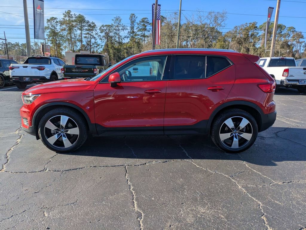 Used 2019 Volvo XC40 T5 Momentum image 7