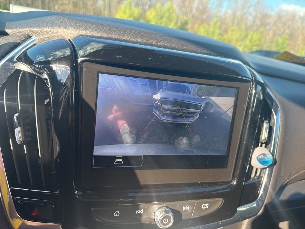 Used 2023 Chevrolet Traverse LT image 21
