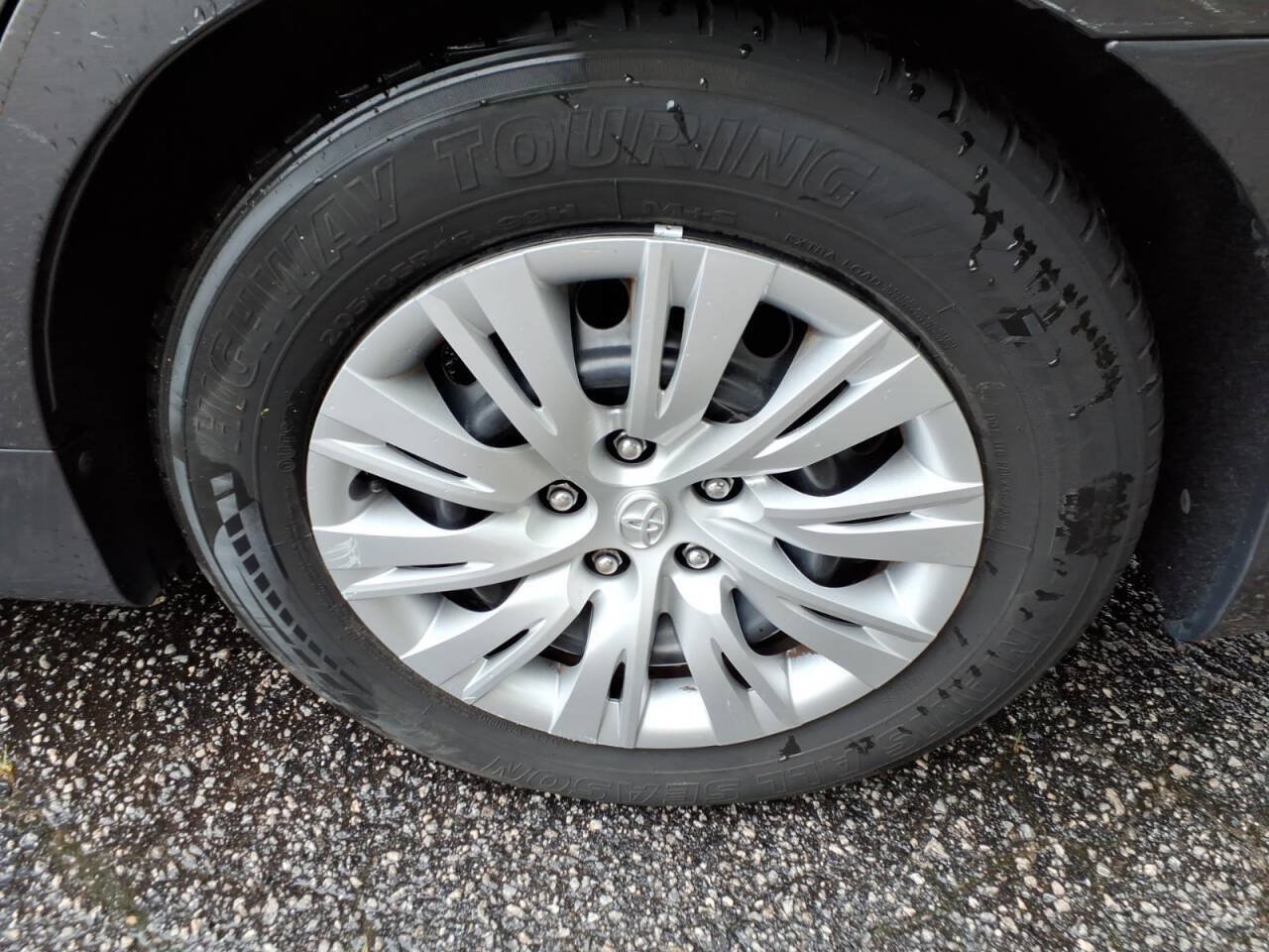 Used 2014 Toyota Camry FWD image 10