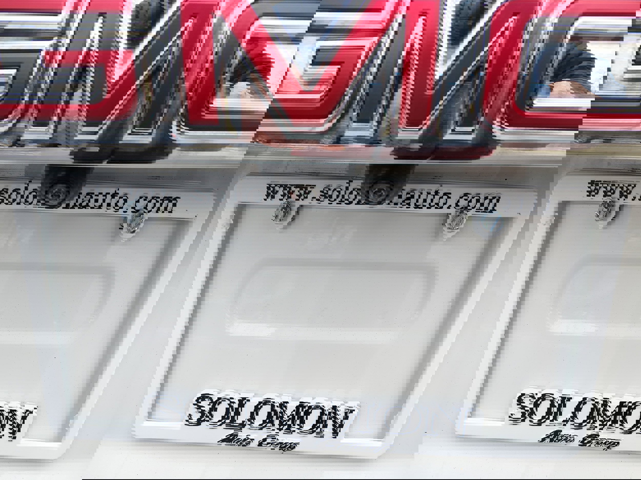 Used 2023 GMC Acadia SLE w/ Driver Convenience Package image 9