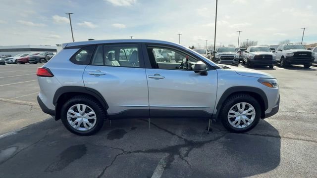 Used 2022 Toyota Corolla Cross L image 9