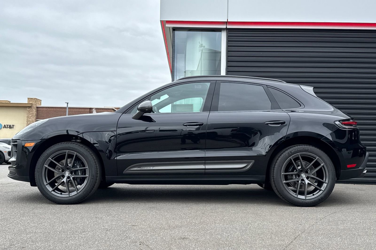 New 2025 Porsche Macan Turbo image 2