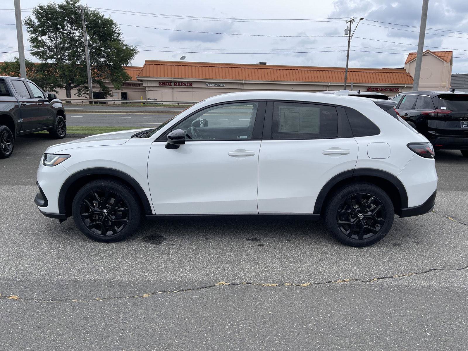 Used 2023 Honda HR-V Sport image 16
