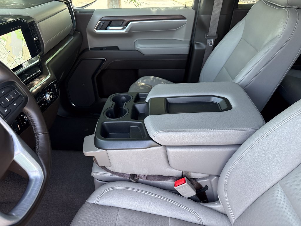 Certified 2025 GMC Sierra 1500 4x4 Crew Cab SLT image 30