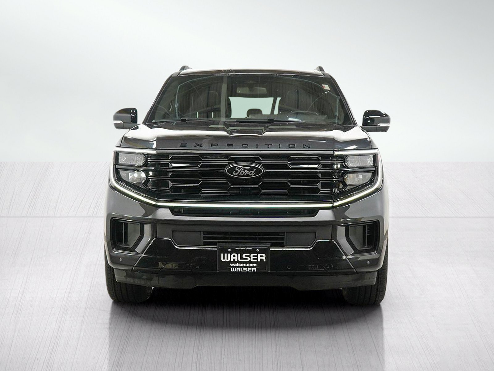 Used 2025 Ford Expedition Platinum w/ Stealth Performance Package AWD/4WD image 8