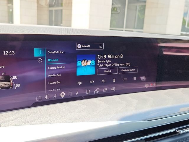 Certified 2025 Cadillac Escalade IQ Luxury 2 w/ LPO, Premium Carpet Package AWD/4WD image 17