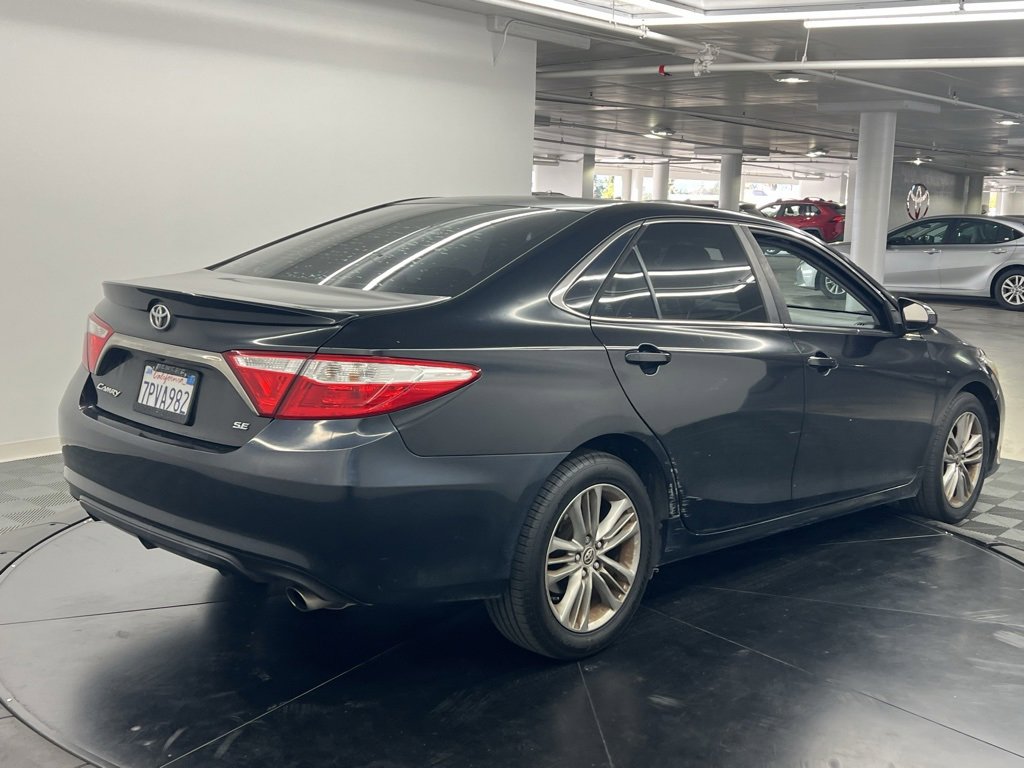 Used 2016 Toyota Camry SE image 6