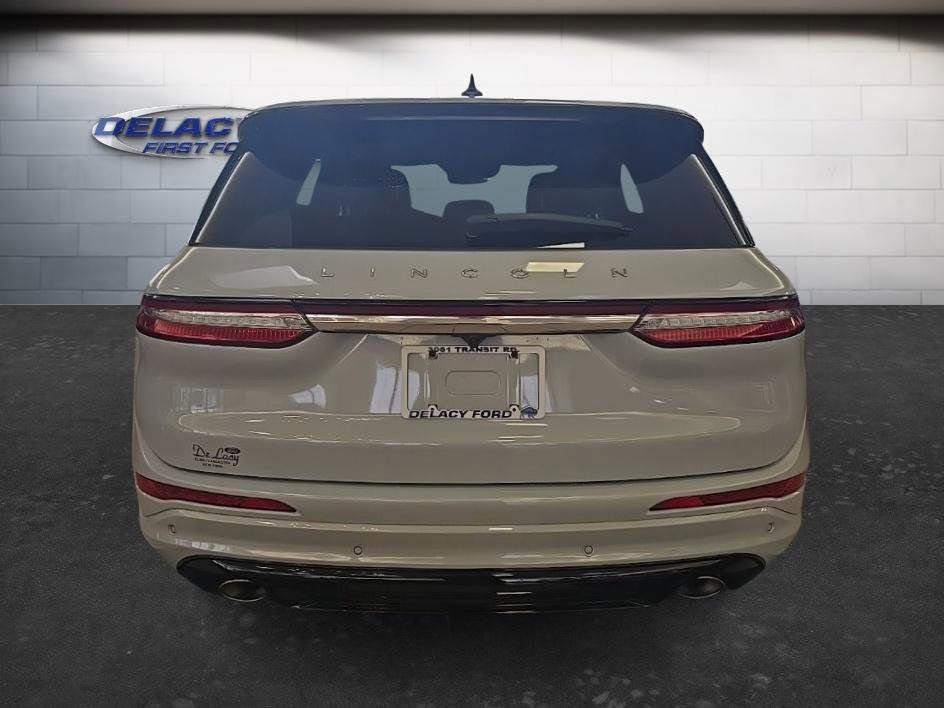 Used 2025 Lincoln Corsair AWD w/ Equipment Group 101A image 5