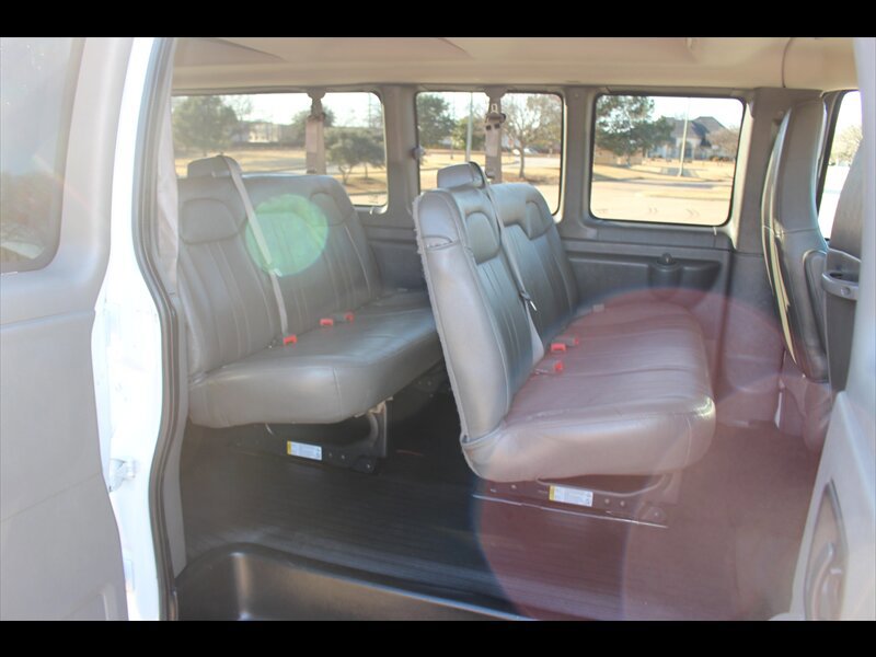 Used 2020 Chevrolet Express 3500 LS RWD image 17