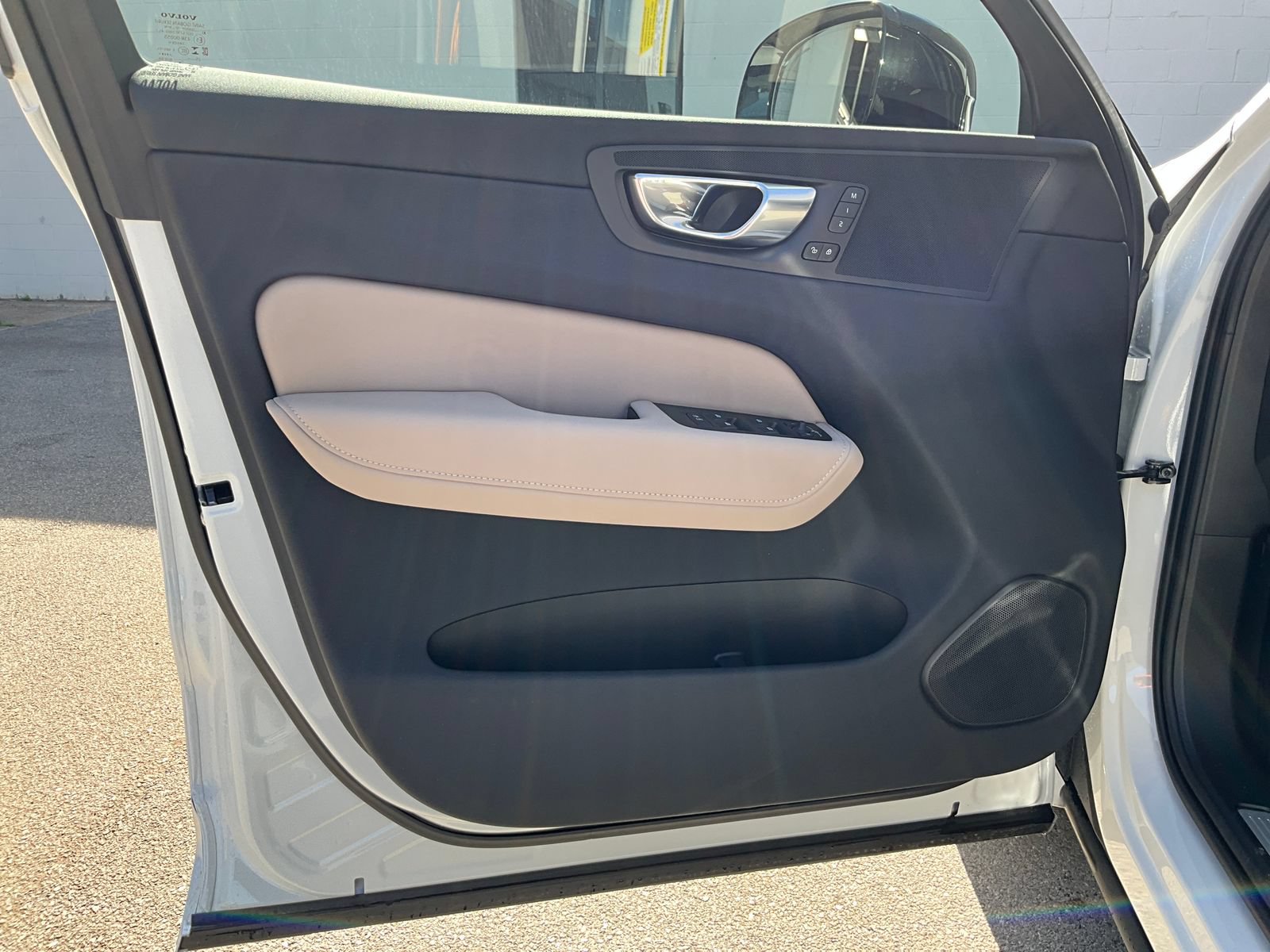 New 2026 Volvo XC60 B5 Plus w/ Climate Package AWD/4WD image 10