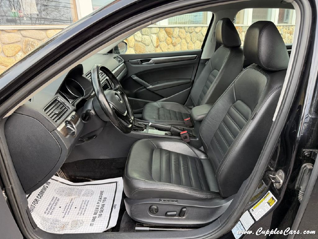Used 2017 Volkswagen Passat 1.8T SEL Premium FWD image 4