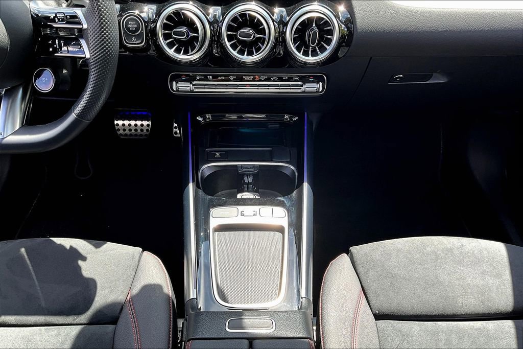 Certified 2025 Mercedes-Benz GLA 35 AMG 4MATIC image 24