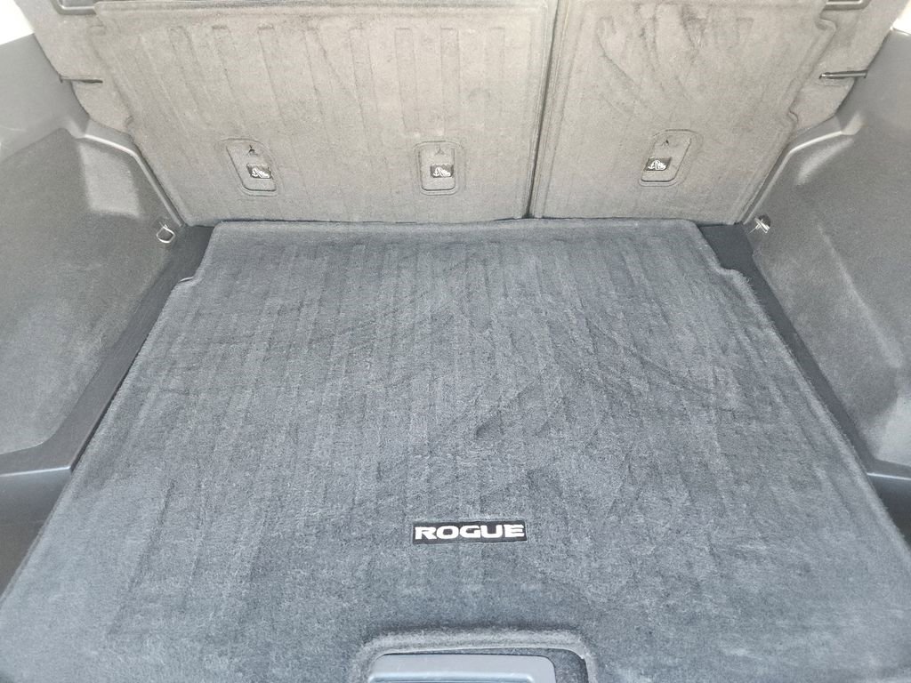 Used 2024 Nissan Rogue SV image 31