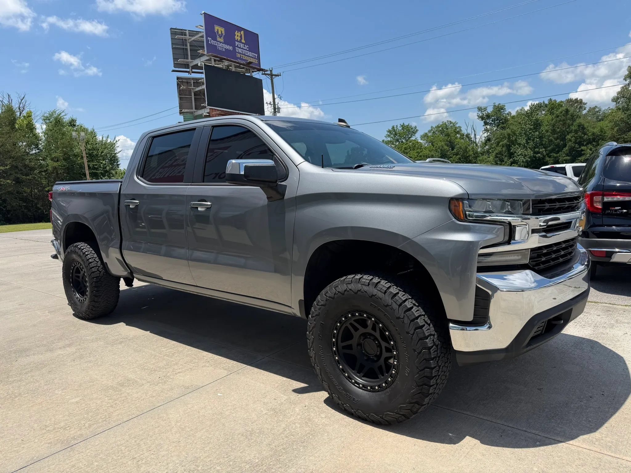 Used 2020 Chevrolet Silverado 1500 LT w/ All-Star Edition AWD/4WD image 3