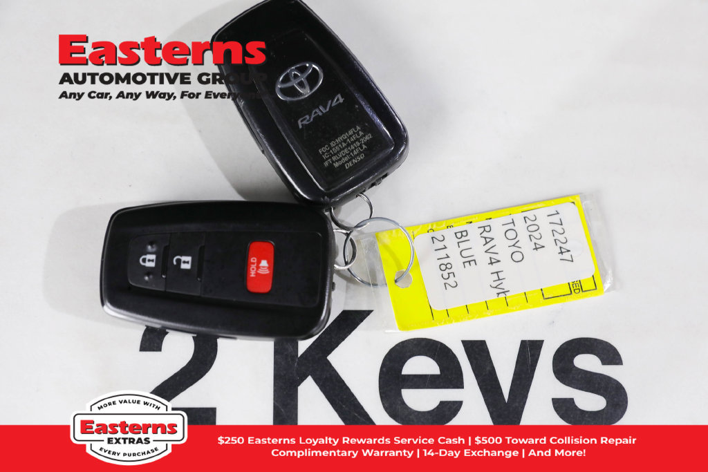 Used 2024 Toyota RAV4 XLE AWD/4WD image 25