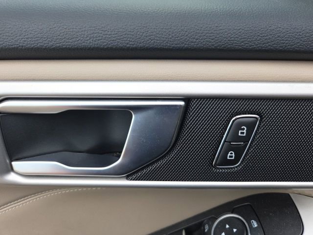 Used 2023 Ford Explorer XLT image 24