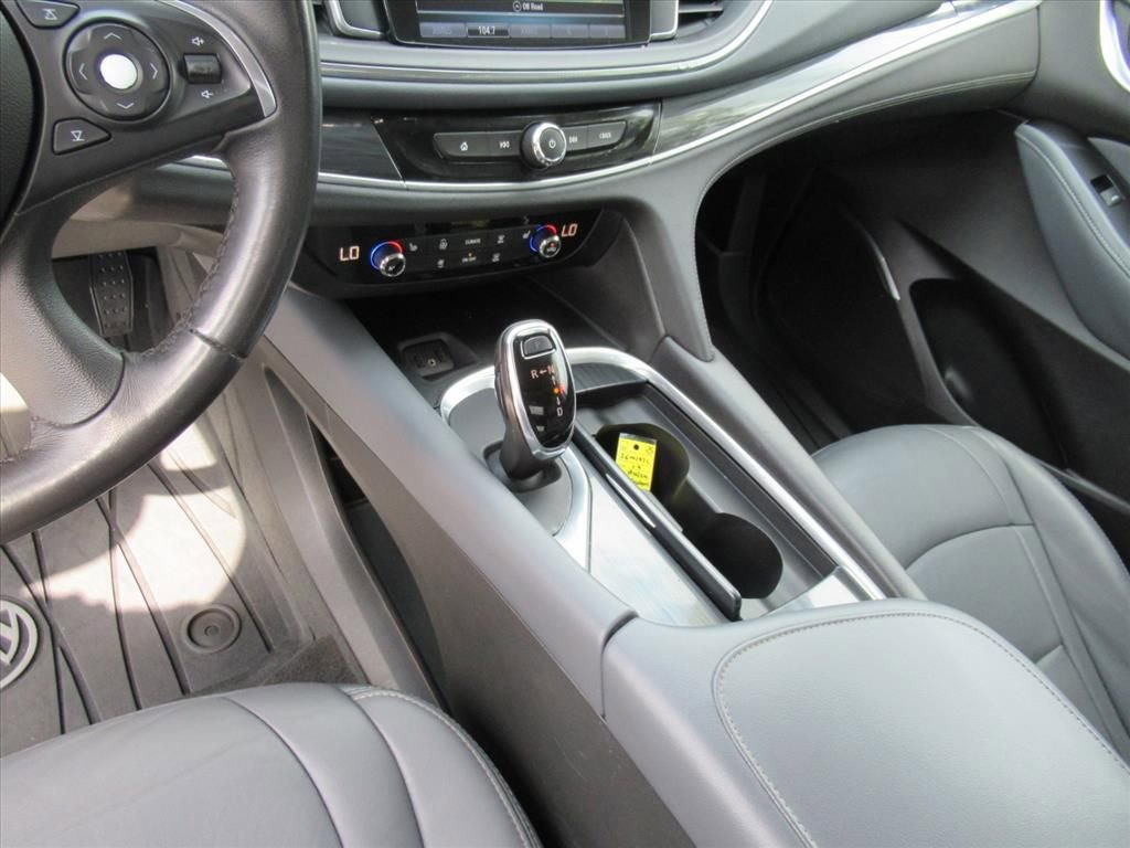 Used 2019 Buick Enclave Essence w/ LPO, Sport Appearance Package image 17