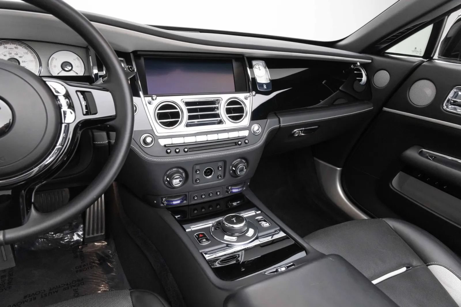 Used 2019 Rolls-Royce Dawn RWD image 22
