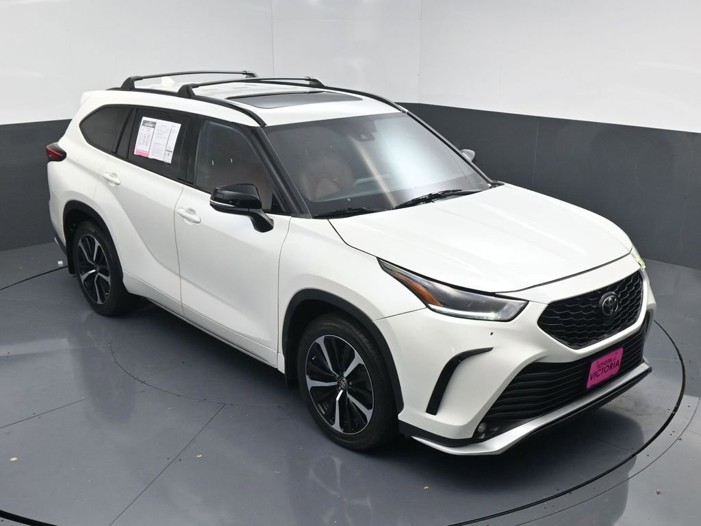 Used 2021 Toyota Highlander XSE image 15