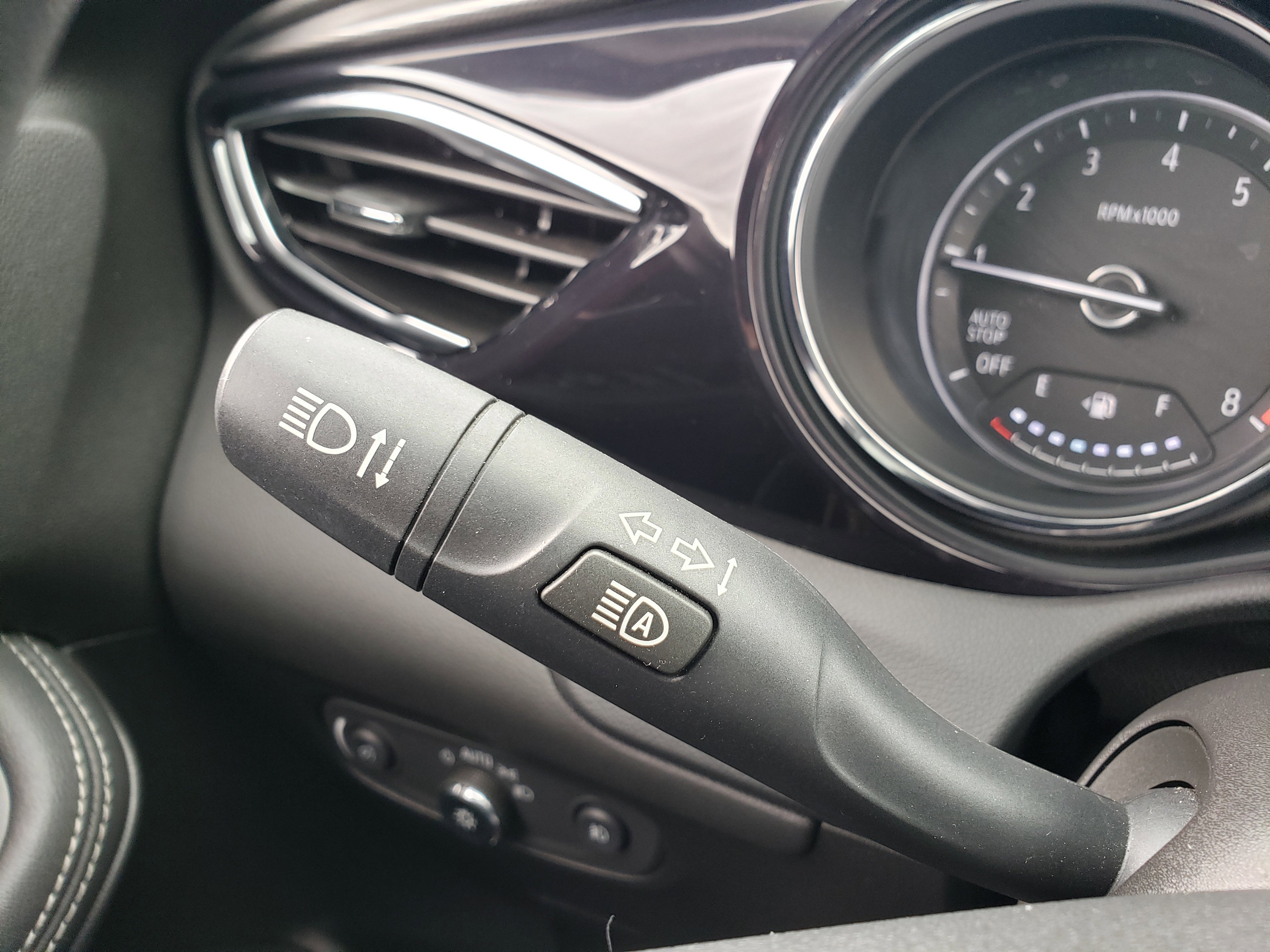 Used 2022 Buick Encore GX Select w/ Sport Touring Package image 18