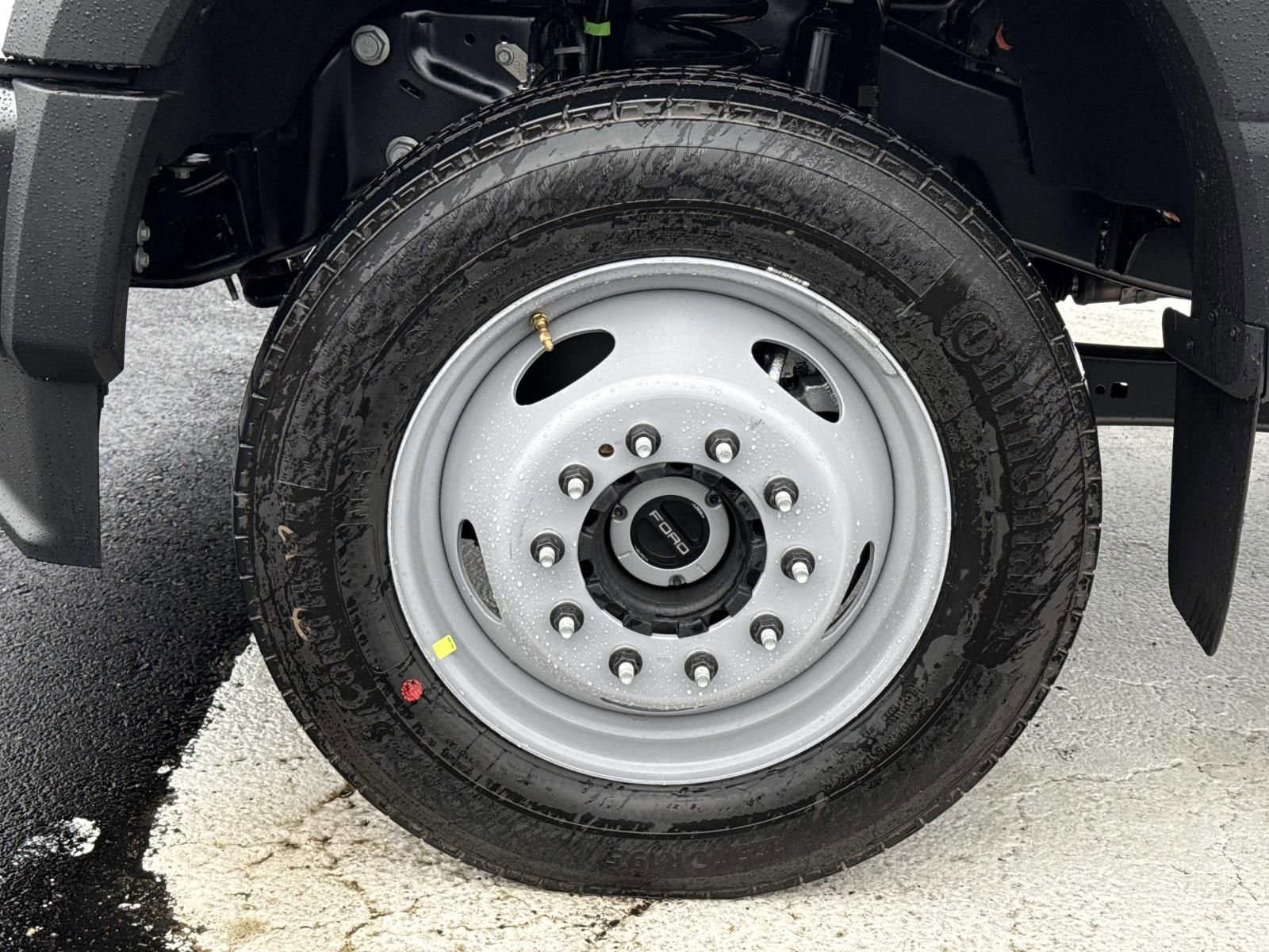 New 2026 Ford F550 4x4 Regular Cab Super Duty image 9