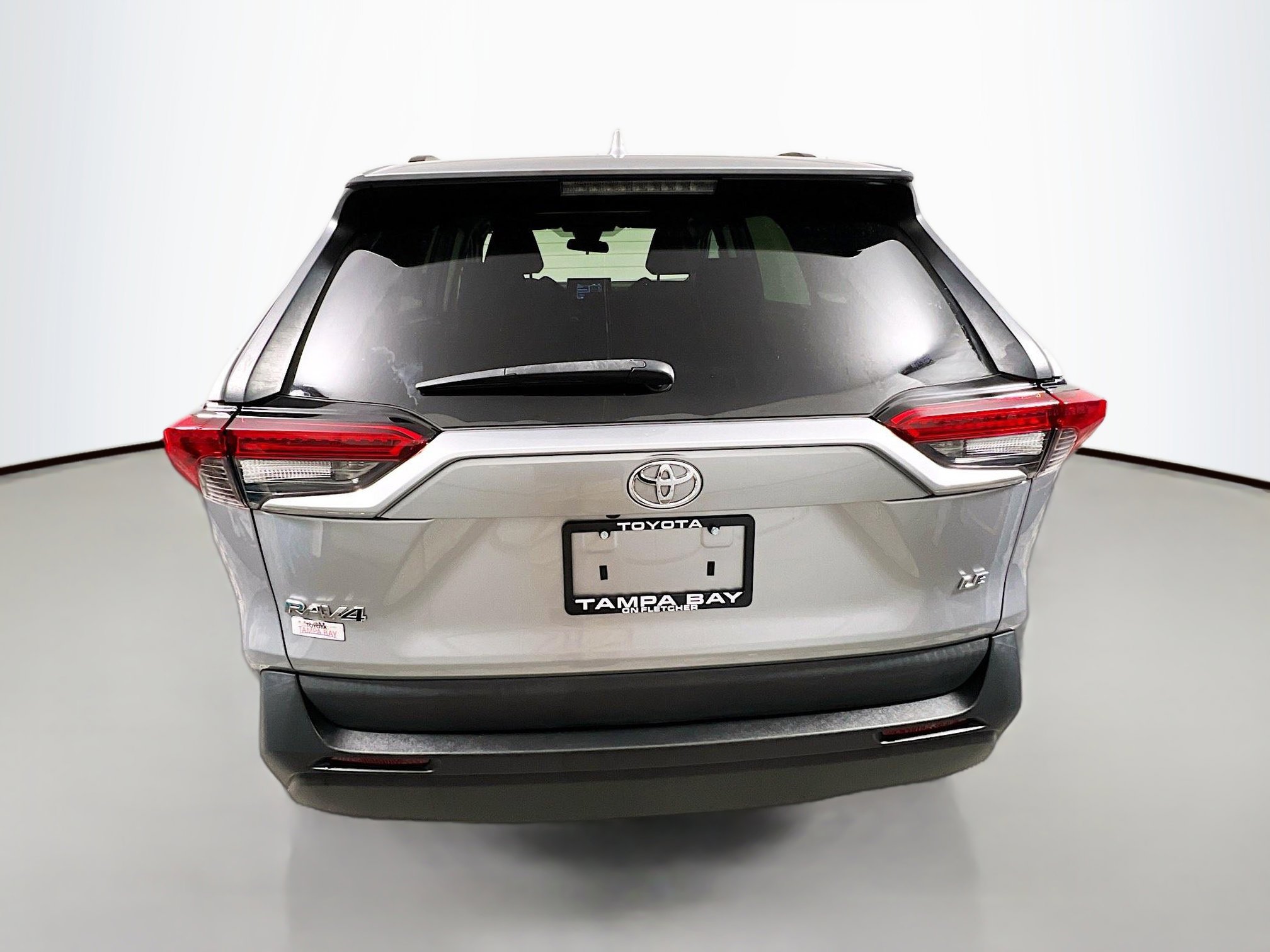 Used 2021 Toyota RAV4 LE image 6