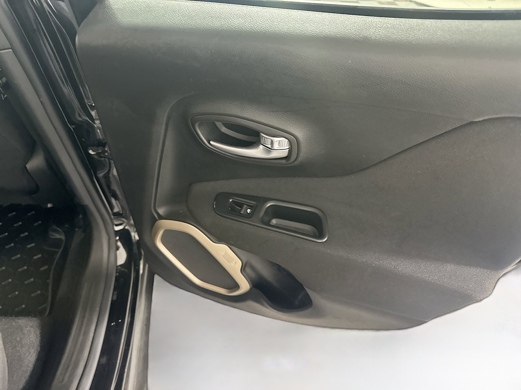 Used 2016 Jeep Renegade Sport w/ Power & Air Group image 28