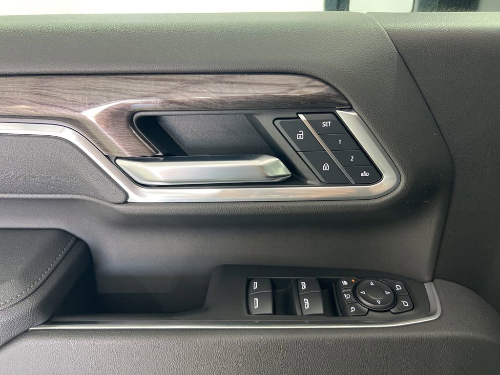 Used 2025 Chevrolet Silverado 2500 LTZ w/ LTZ Premium Package image 21